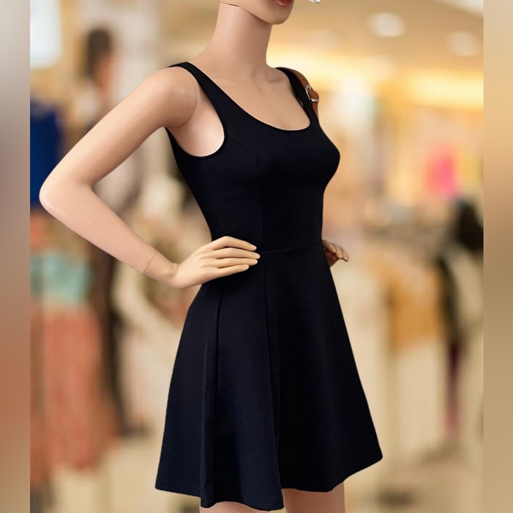 DIVIDED, Black dress size 2 and size 0